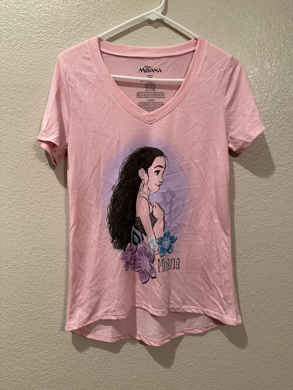NWOT Disney Moana Sketch Side Profile Pink soft Women Tee Sz M